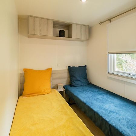 Mobil Home Les Pieds Dans L'Eau Canet-en-Roussillon Buitenkant foto